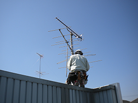 TV共聴用アンテナ 弱電装置